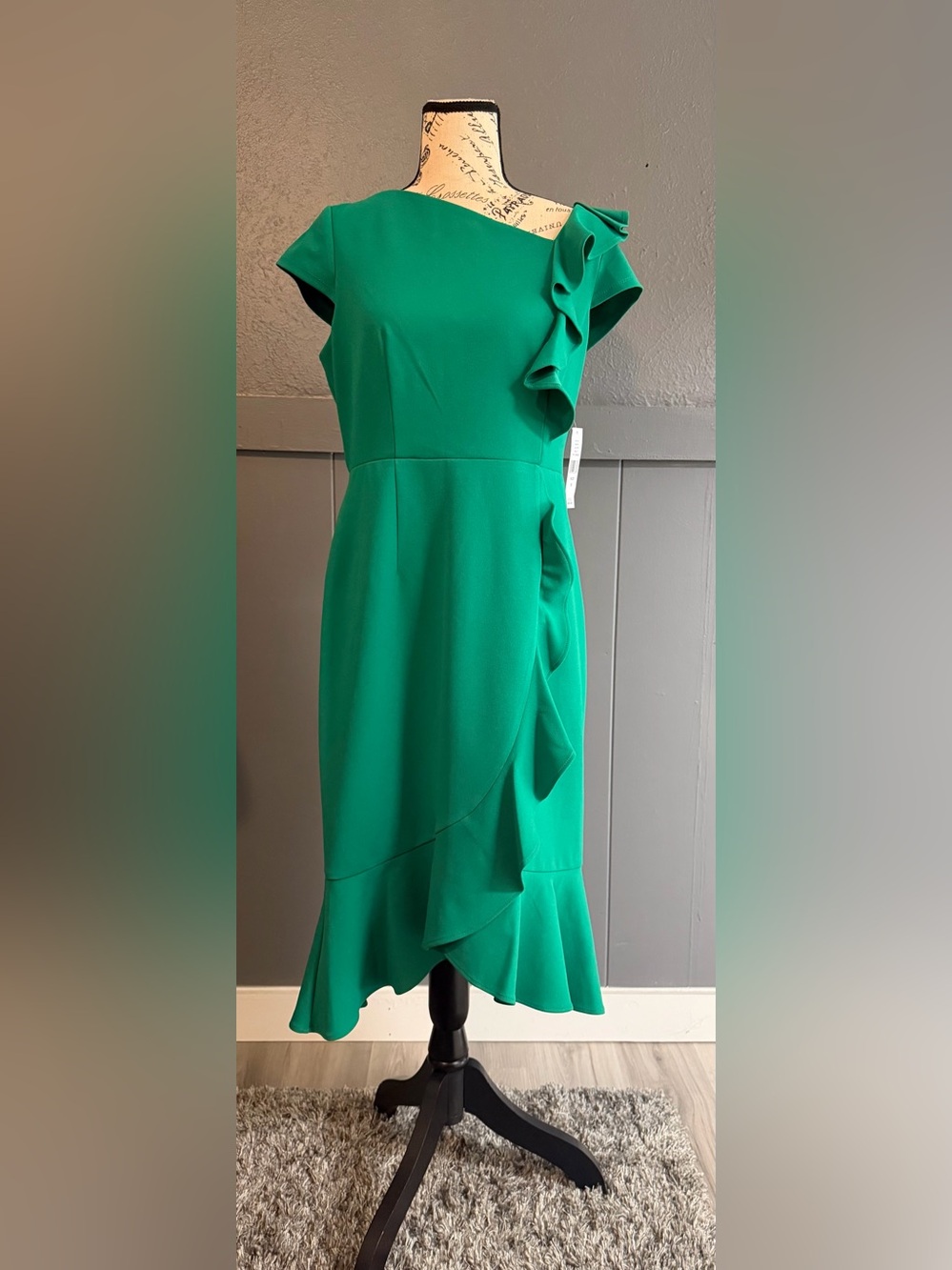 Glamour Emerald Ruffle Midi Dress